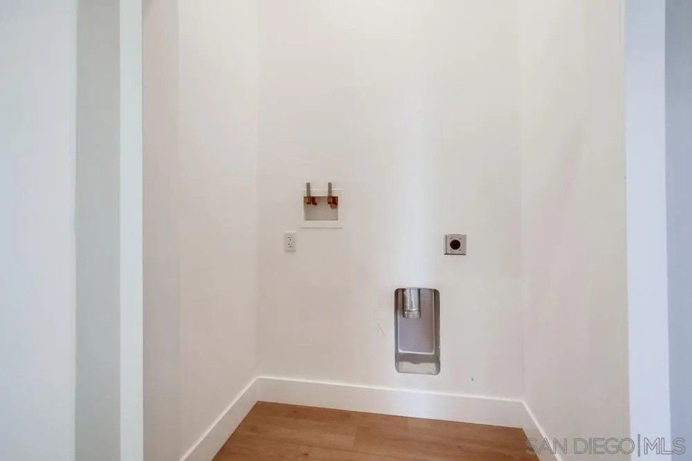 752 W 9Th Avenue. Escondido, CA 92025