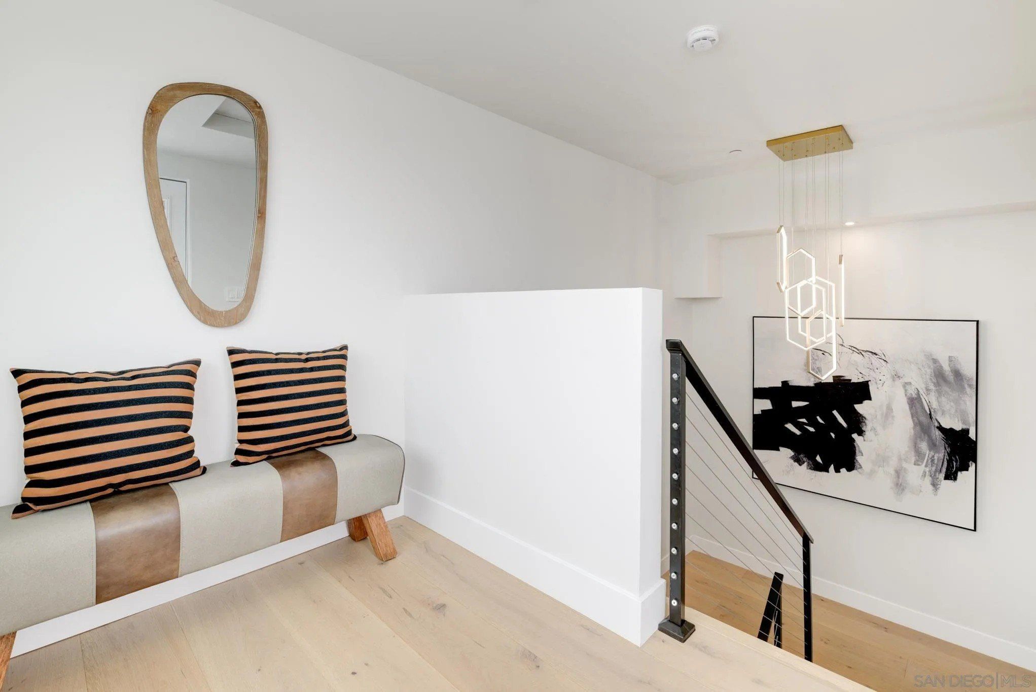 21132115 Frankfort St. San Diego, CA 92110