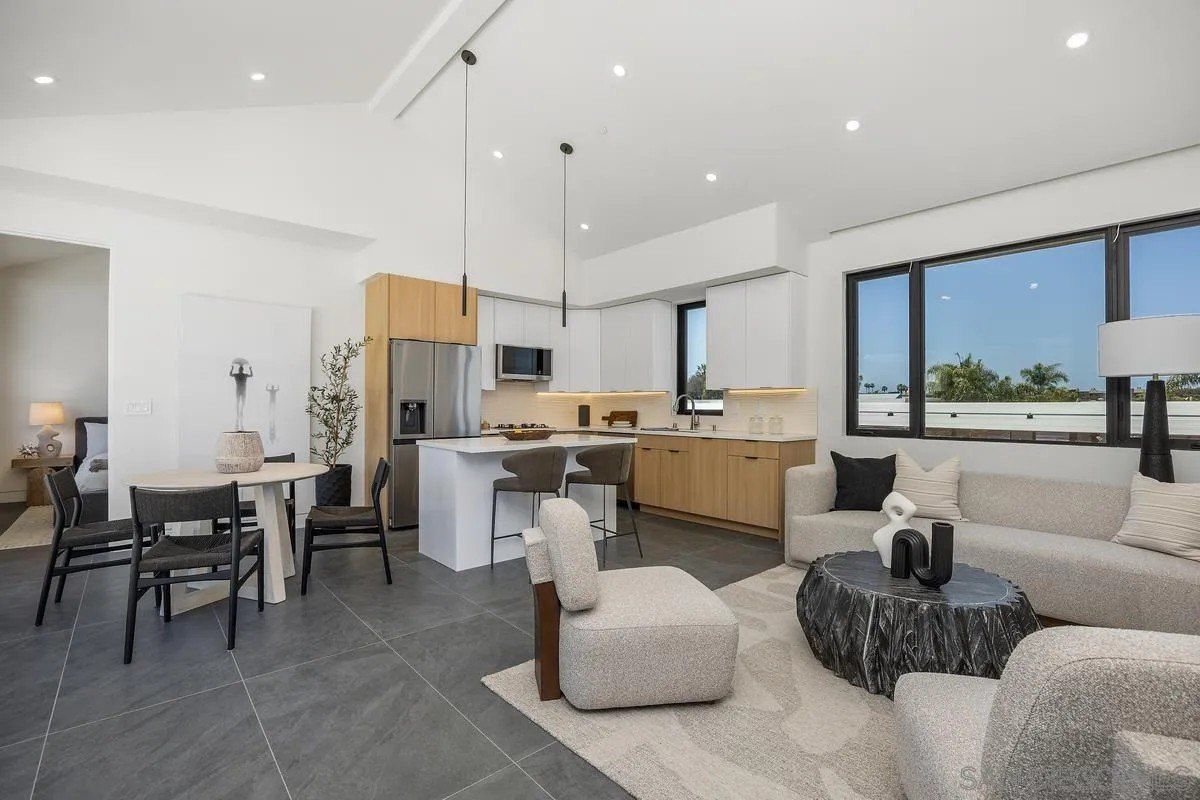 147 S Rios Ave. Solana Beach, CA 92075