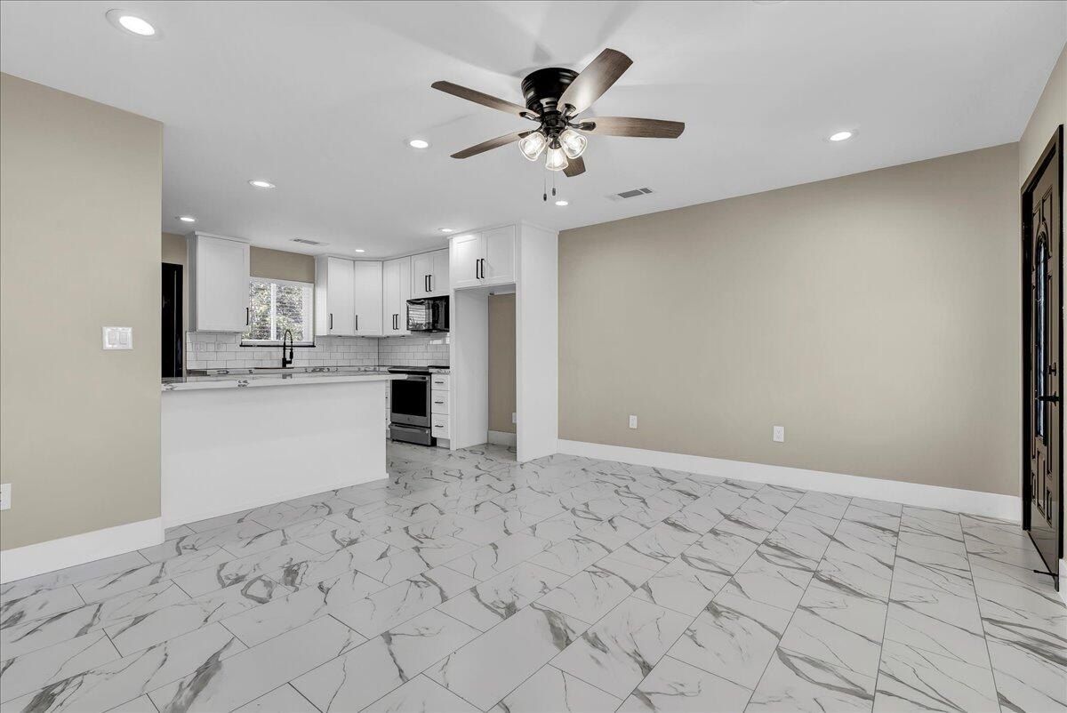 1518 W Grove Avenue. Visalia, CA 93291