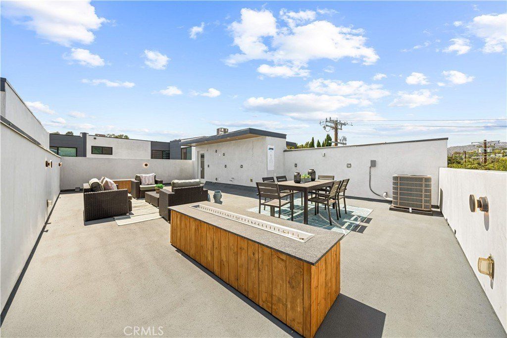 6849 N Figueroa Street. Los Angeles, CA 90042