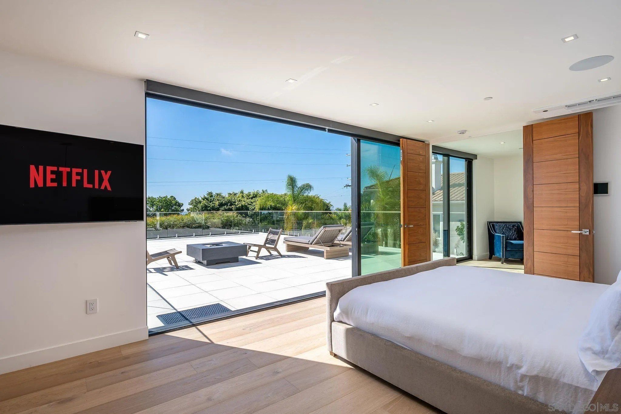 1605 Burgundy Rd. Encinitas, CA 92024