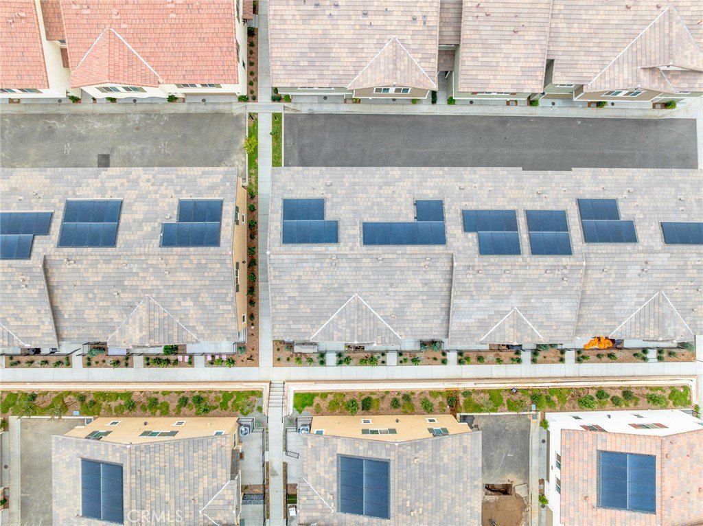 19245 Sequoia Grove. Riverside, CA 92507