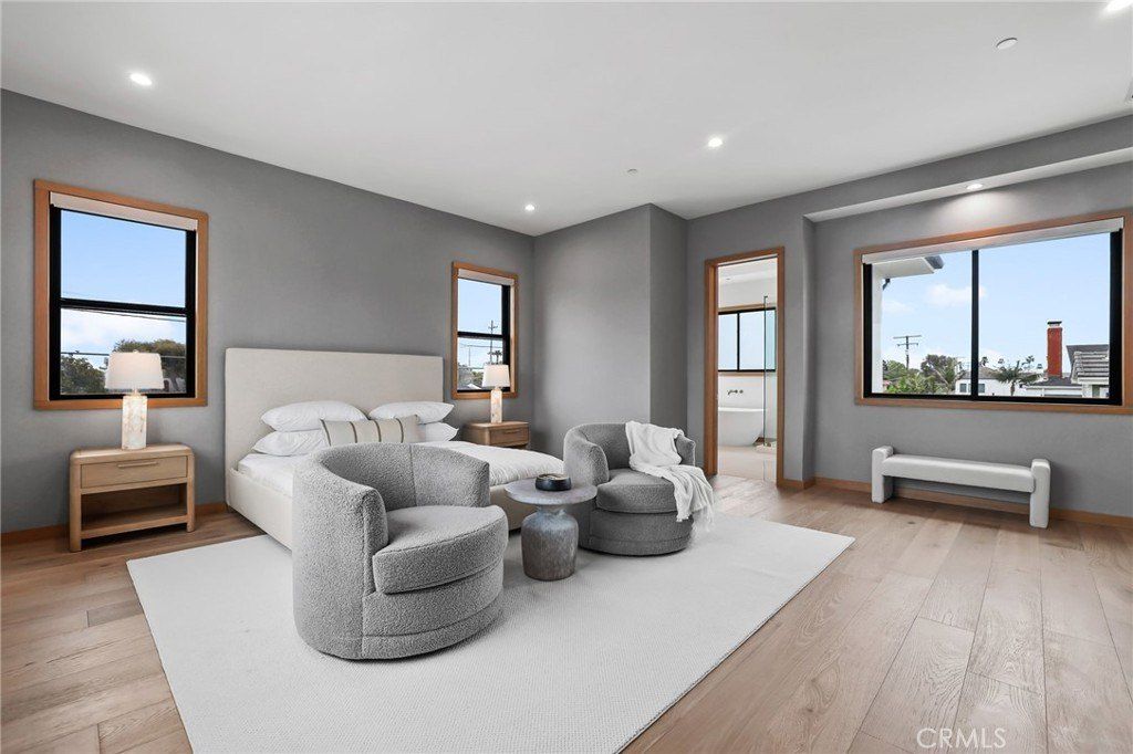 1828 Pine. Huntington Beach, CA 92648