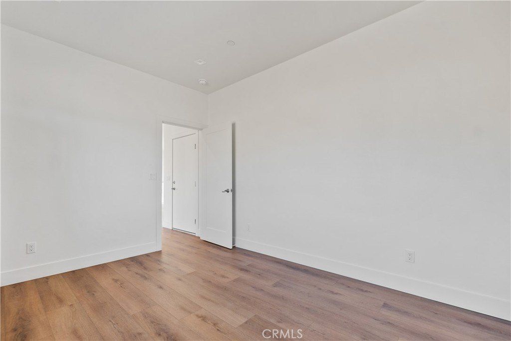 11725 Lagartijo Drive. Apple Valley, CA 92308