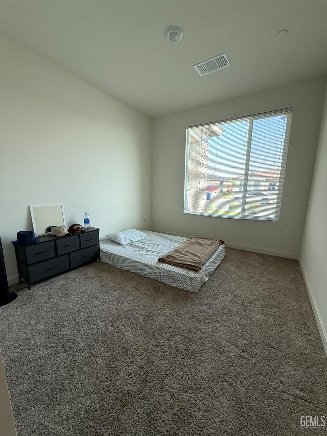 6804 Bosham Court. Bakersfield, CA 93307