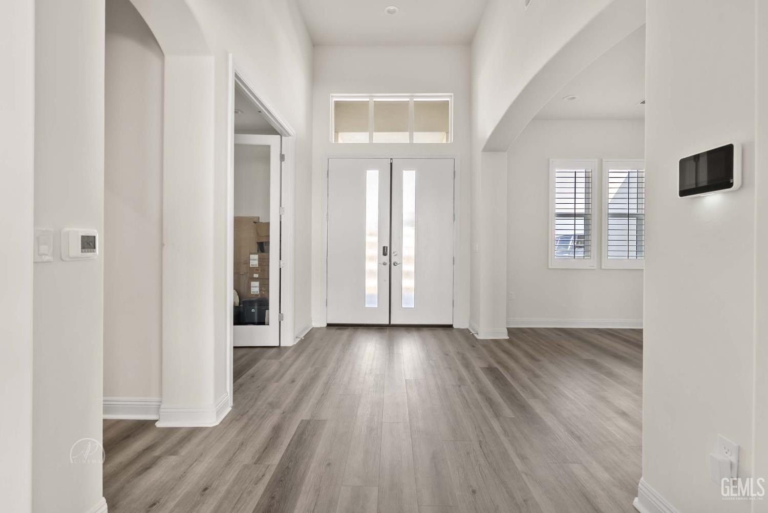 3531 Jardineire Lane. Bakersfield, CA 93311