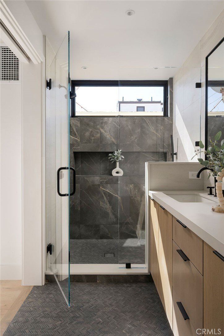 512 Marigold Avenue 12. Corona Del Mar, CA 92625