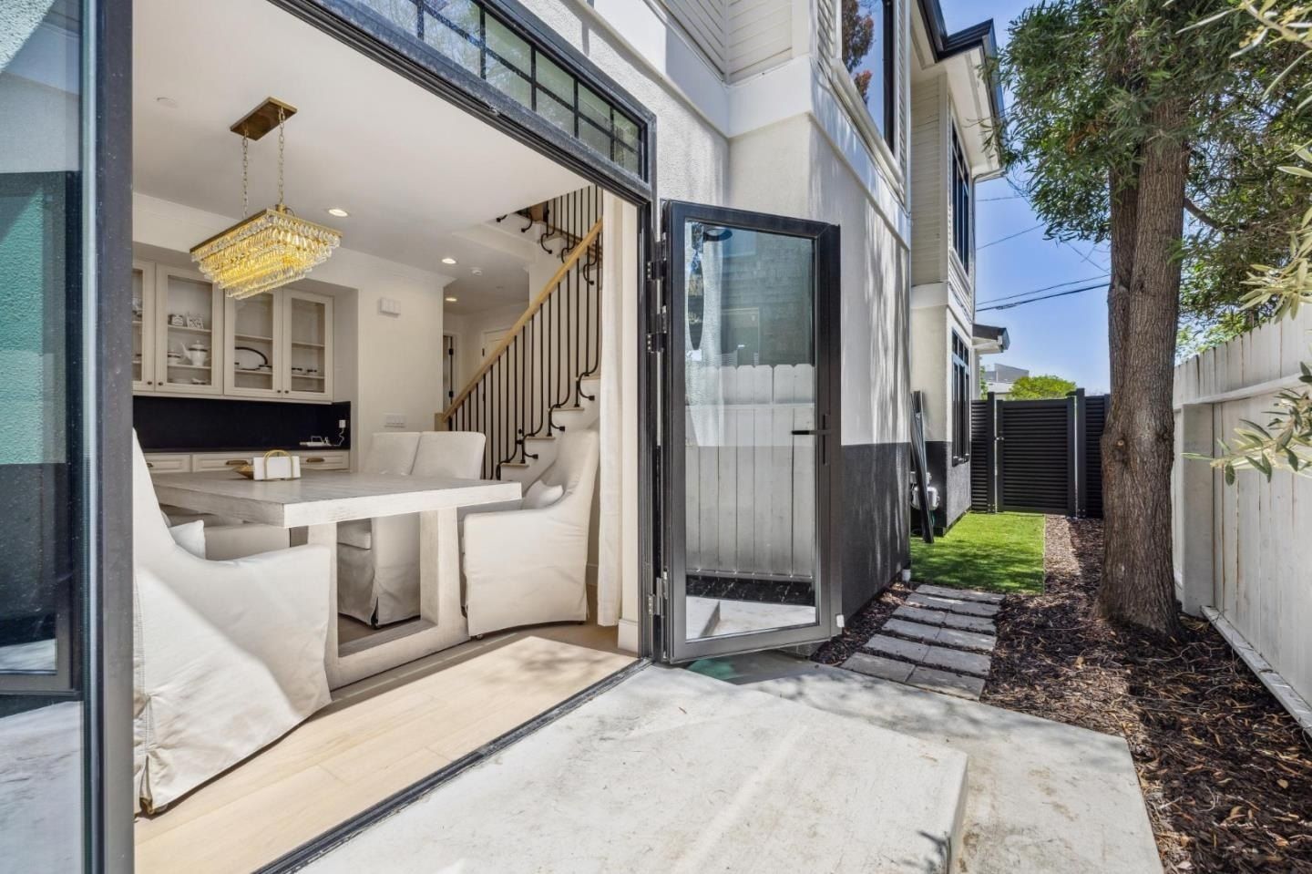 546 Oxford Ave. Palo Alto, CA 94306