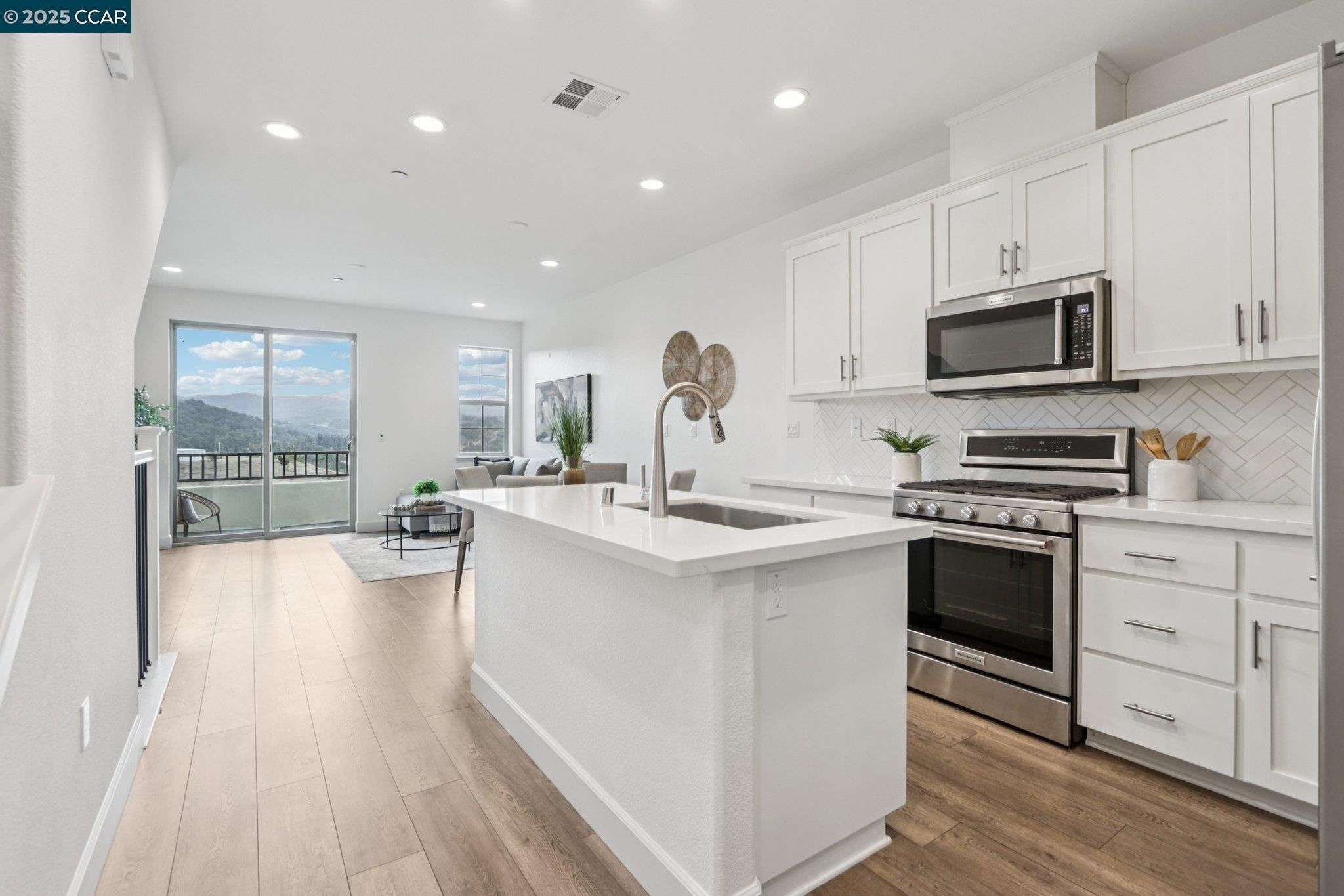 512 Laurel Knoll Ct. Martinez, CA 94553