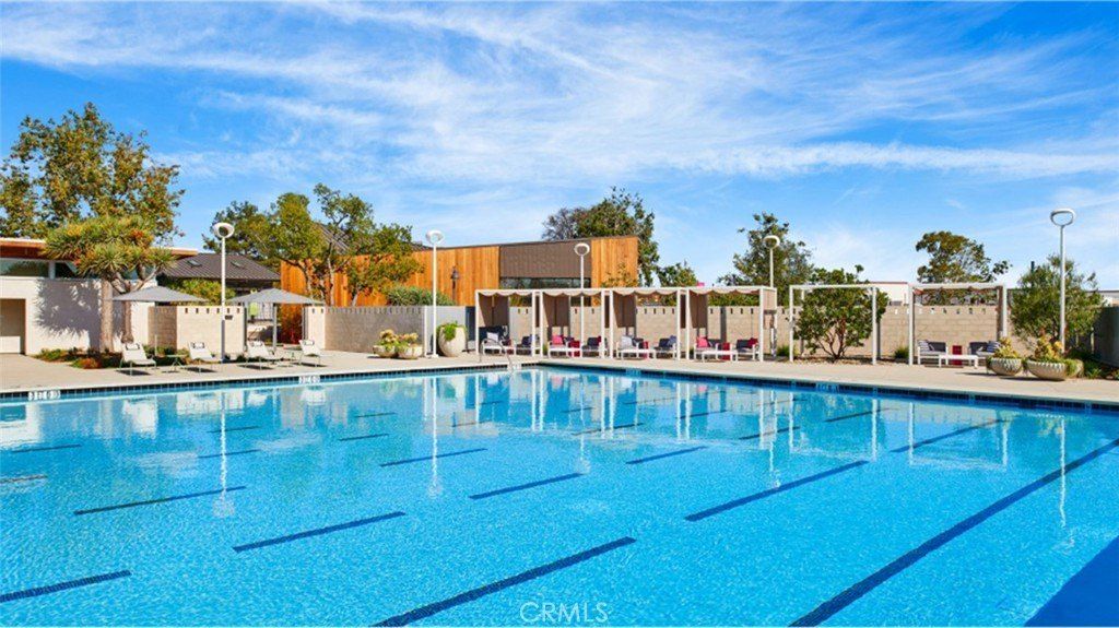 547 Mulligan. Irvine, CA 92618