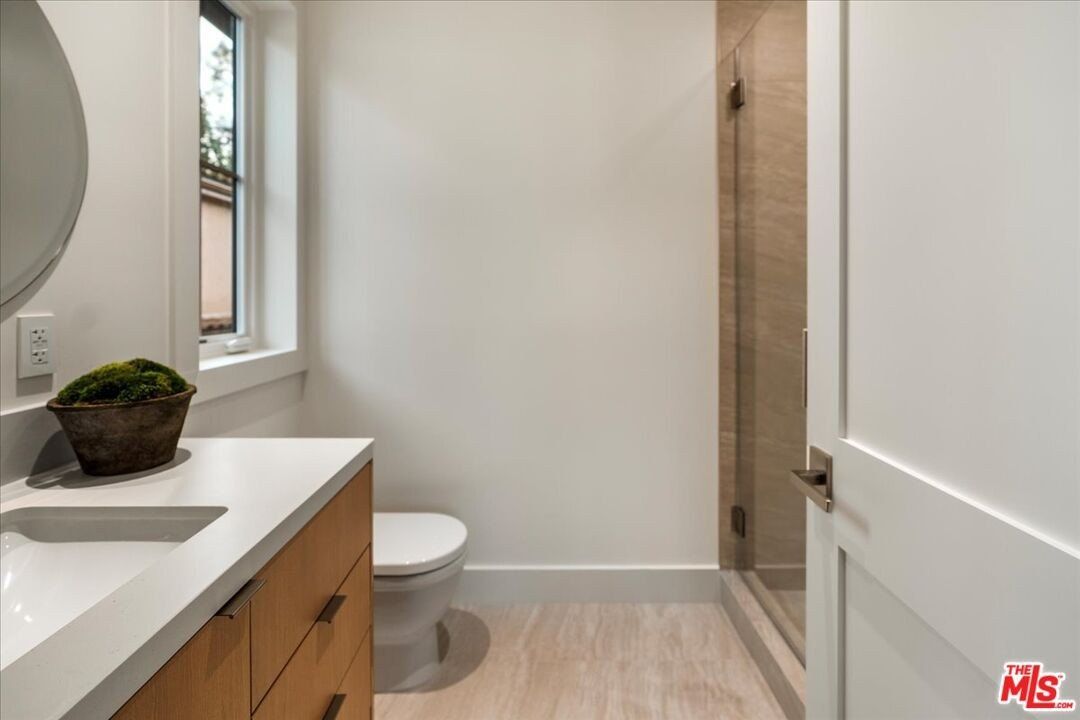 541 S Westgate Ave. Los Angeles, CA 90049