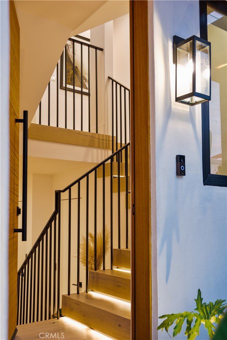 707 2Nd Street. Hermosa Beach, CA 90254