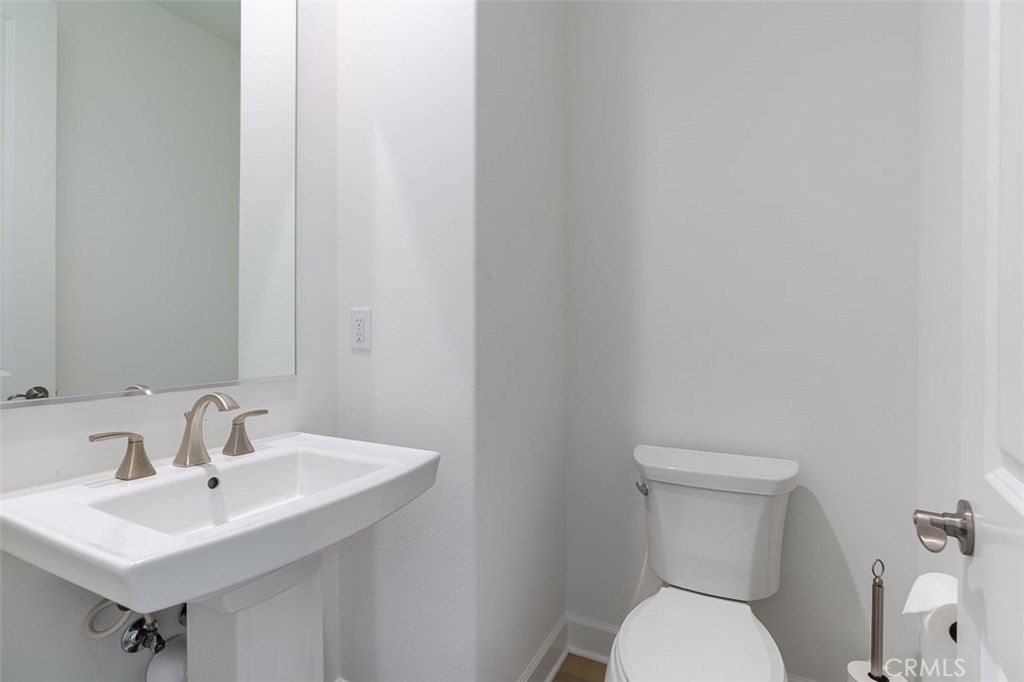 21604 Canyon. Chatsworth, CA 91311