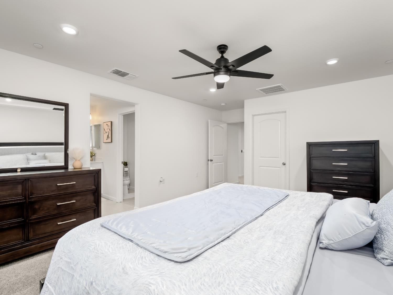 6656 Washington Avenue E. Fresno, CA 93727