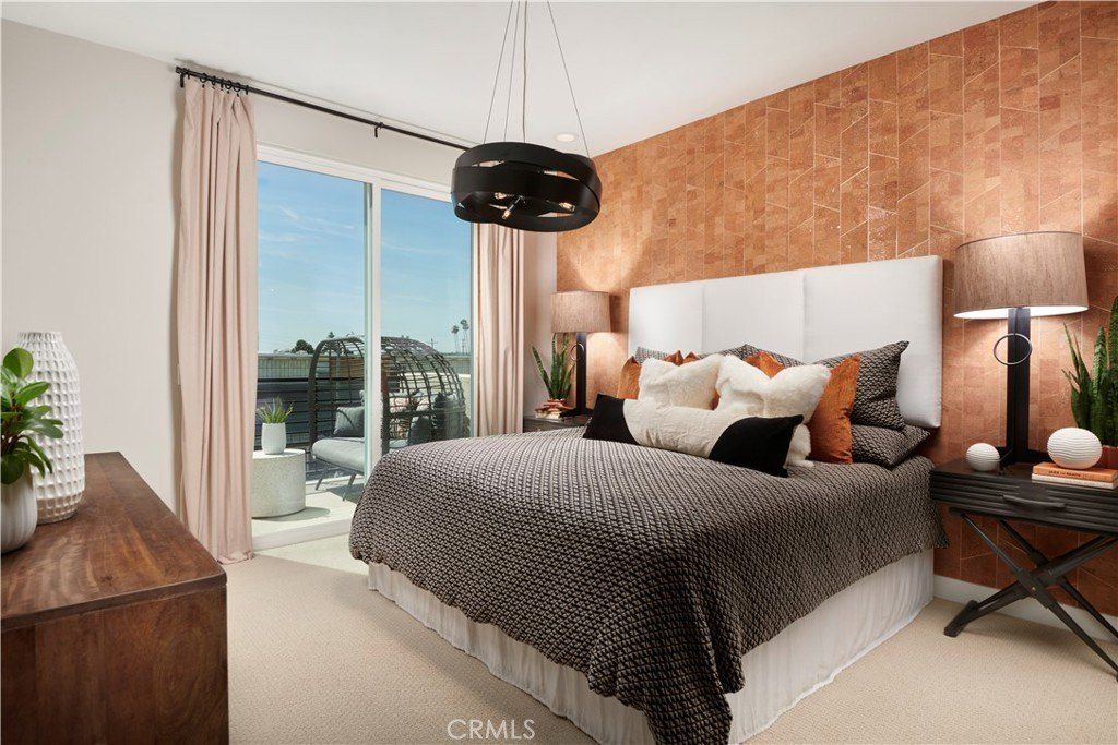 306 E William Way. La Habra, CA 90631