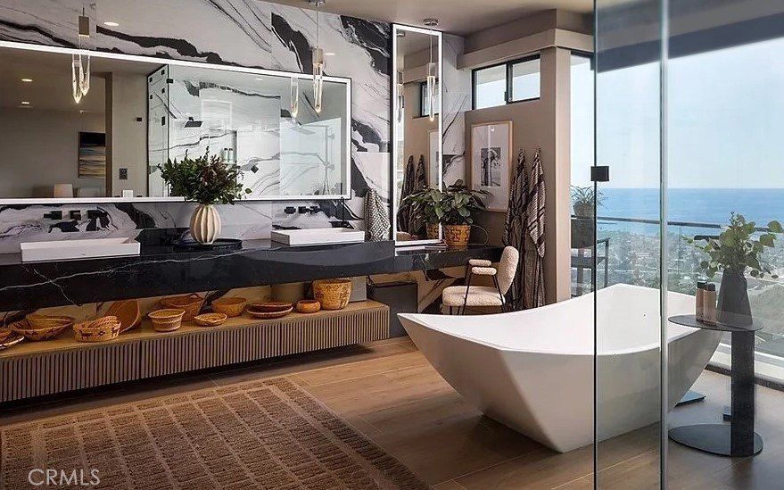 606 E Avenida San Juan. San Clemente, CA 92672