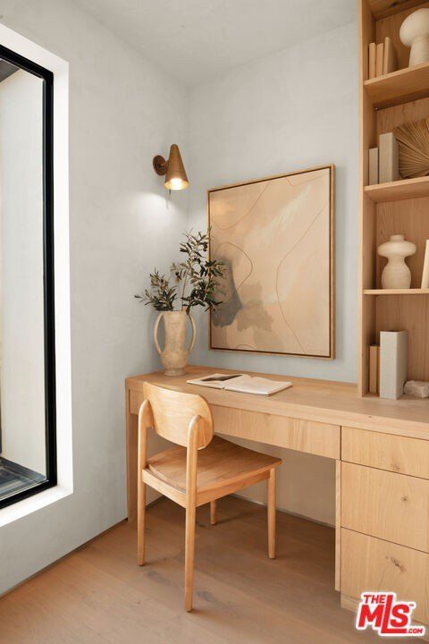 4500 Calhoun Ave. Sherman Oaks, CA 91423