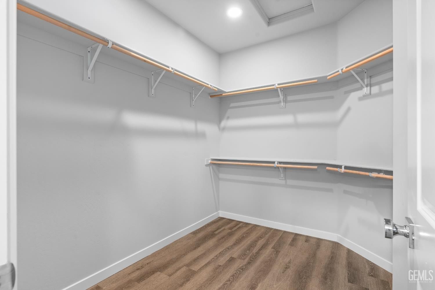 6020 Curvy Hills Drive. Bakersfield, CA 93306