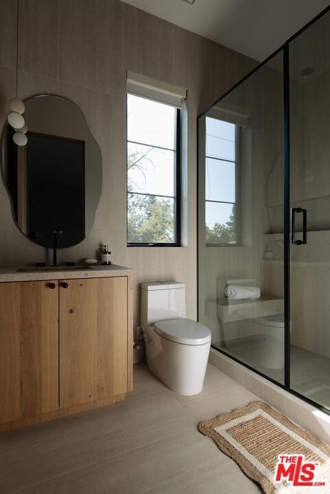 23346 Collins St. Woodland Hills, CA 91367