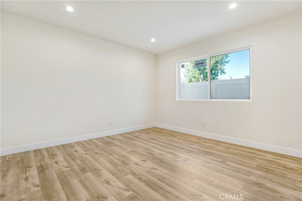 7454 Gaviota Avenue. Van Nuys, CA 91406