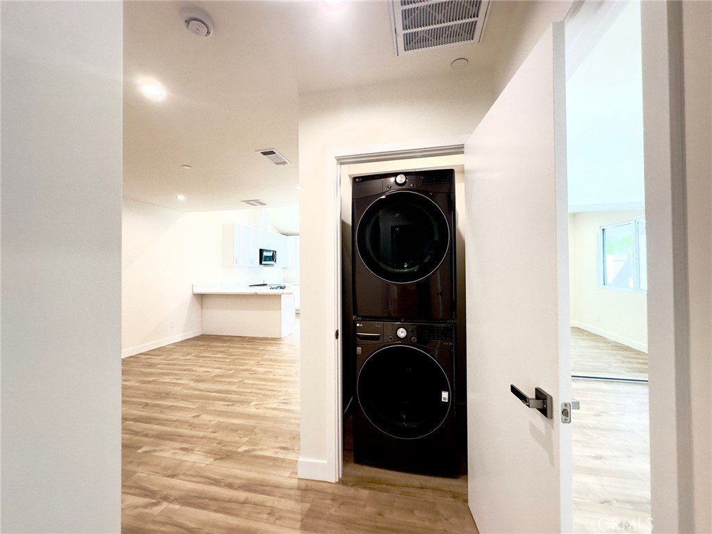 7454 Gaviota Avenue. Van Nuys, CA 91406