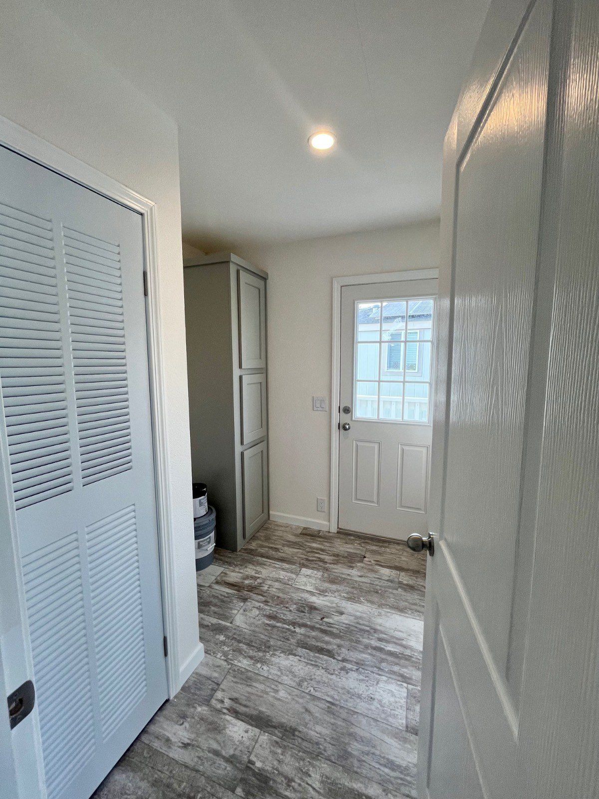 79 Harvey Way. Davis, CA 95618