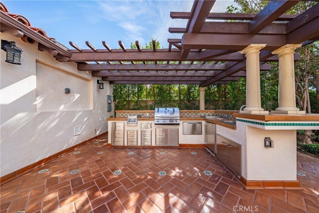 2460 Cumberland. San Marino, CA 91108