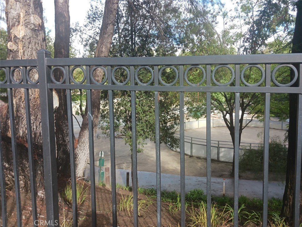 24334 Crestlawn Street. Woodland Hills, CA 91367