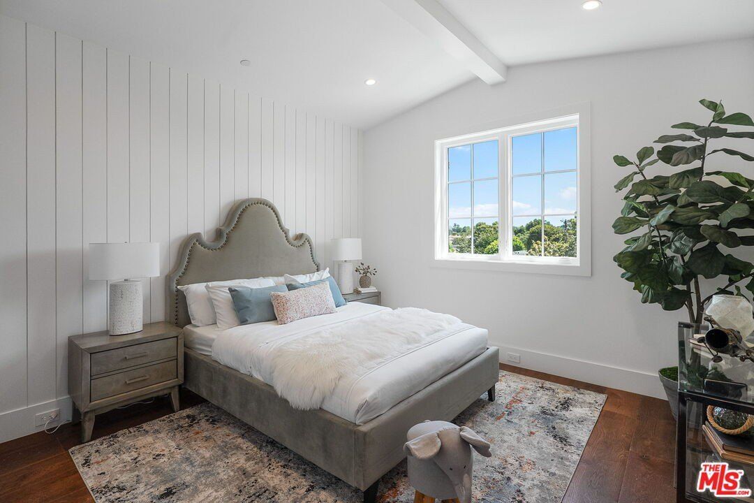 8025 Stewart Ave. Los Angeles, CA 90045