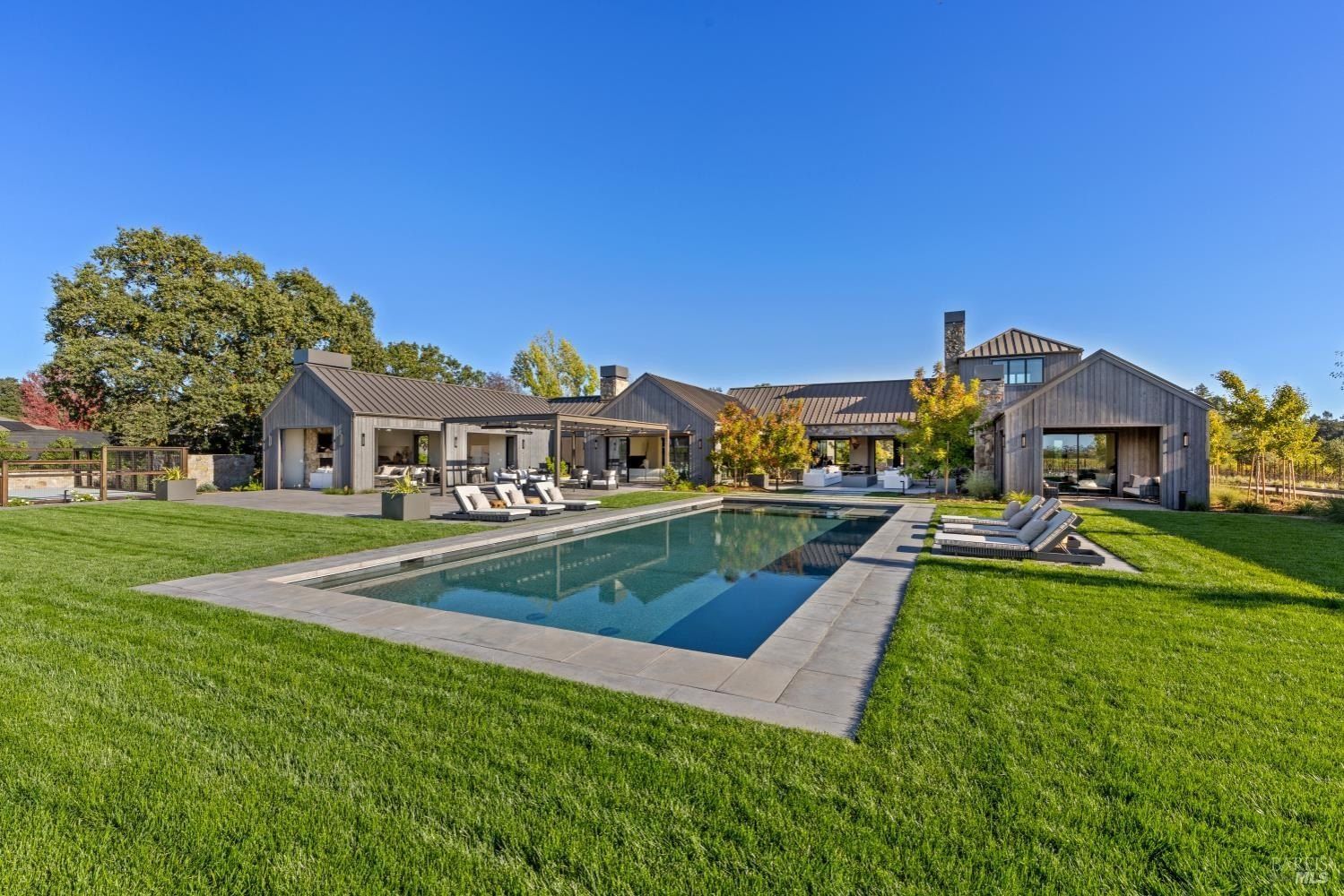 1590 Mckinley Road. Napa, CA 94558