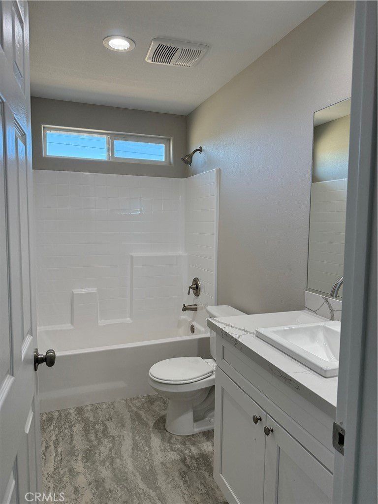 17796 Valencia Street. Hesperia, CA 92345