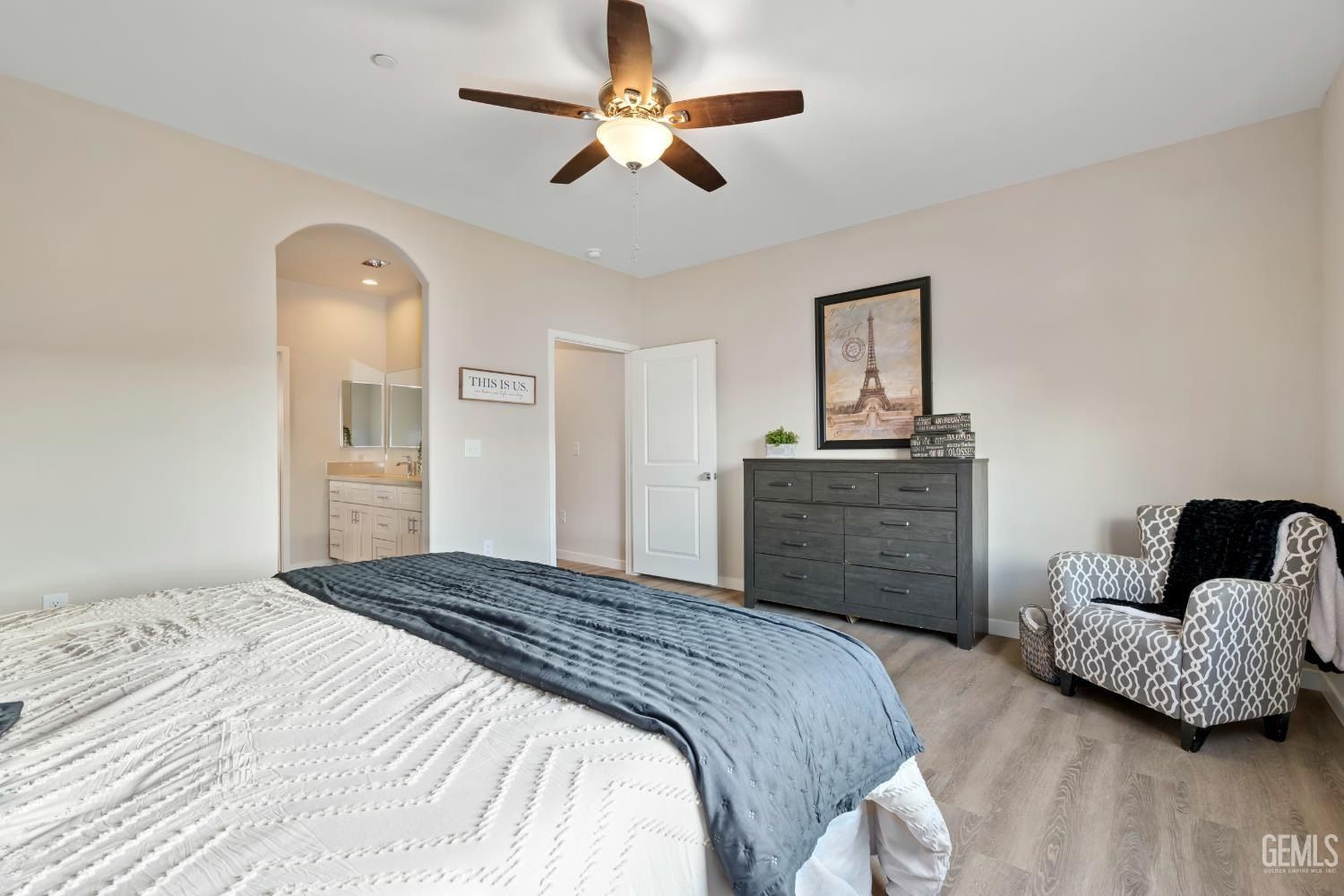 6201 Bountiful Hills Drive. Bakersfield, CA 93306