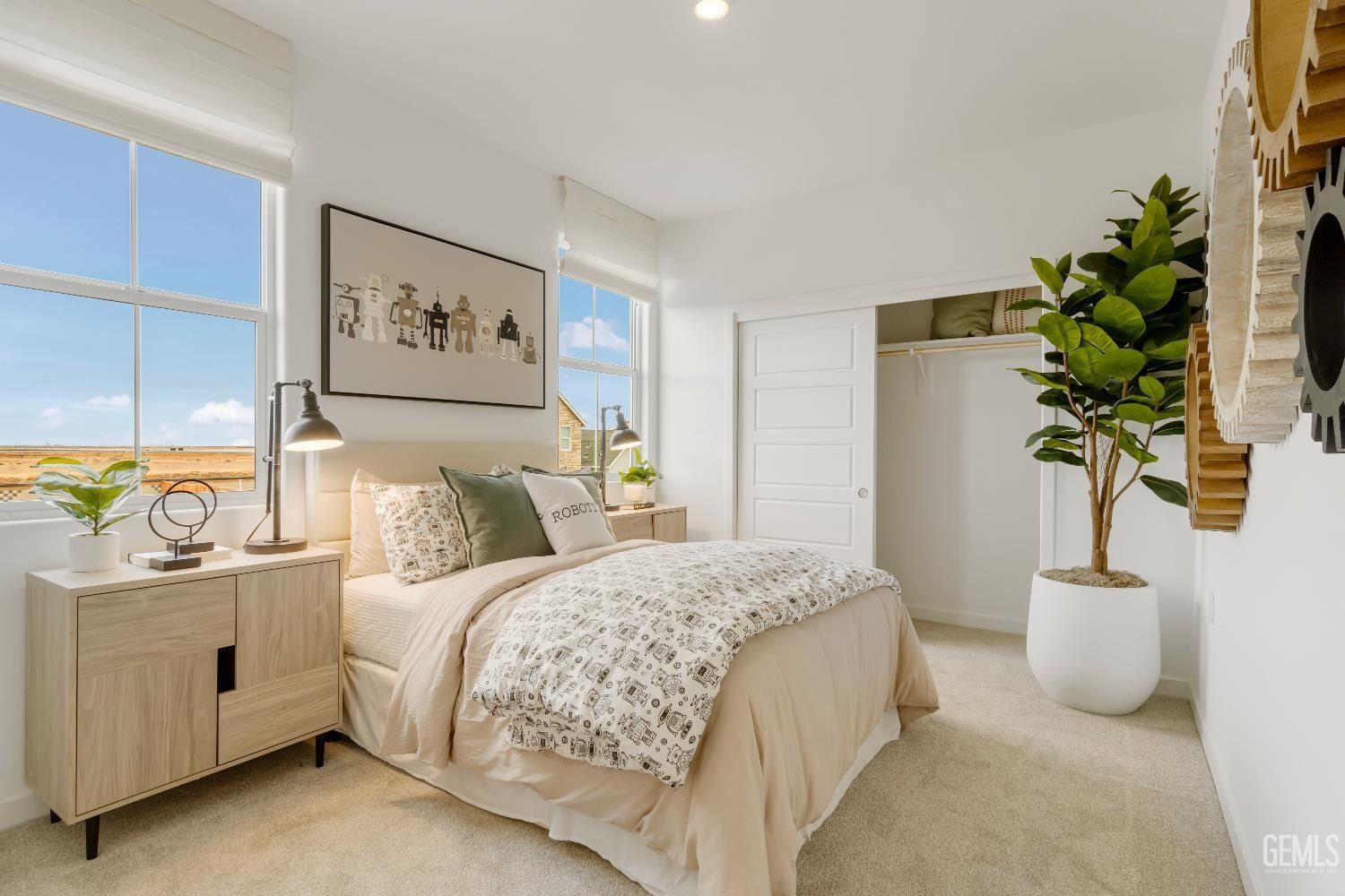 3826 Hickory Village Lane. Shafter, CA 93263