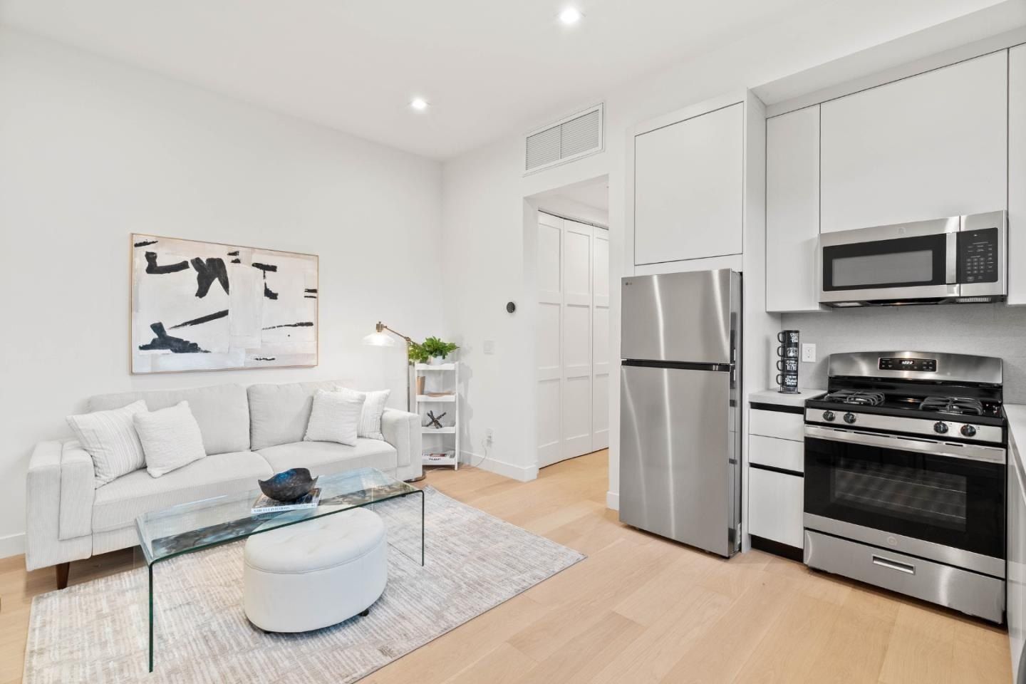 700 Farley St. Mountain View, CA 94043