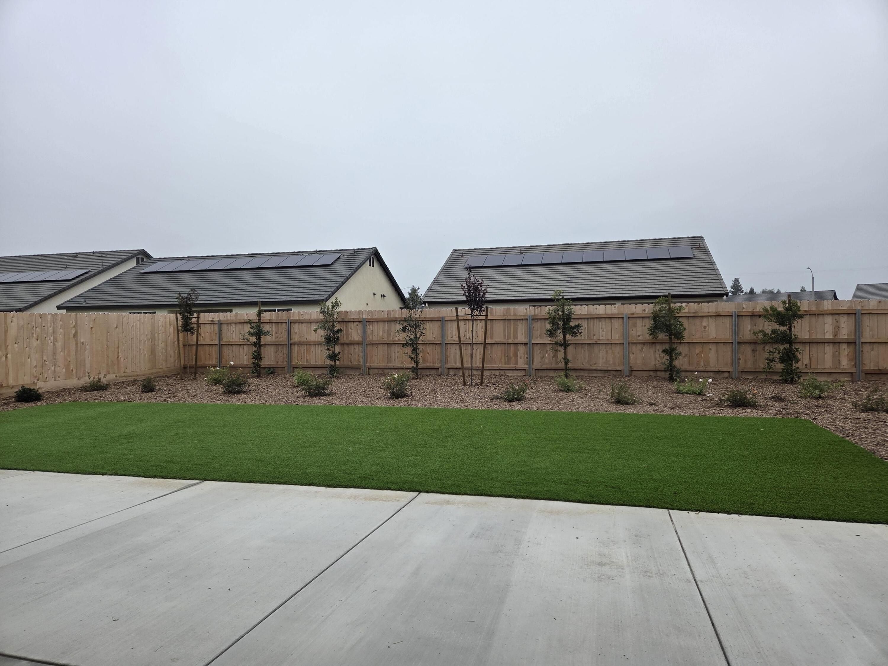 5006 W Oakridge Court Unit Syc 76. Visalia, CA 93291