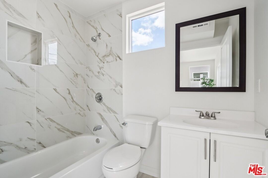 1675 E 111Th St. Los Angeles, CA 90059