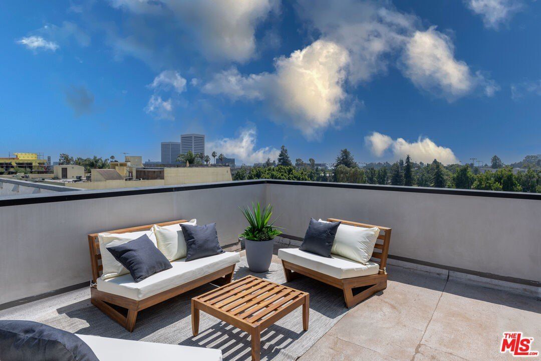 1361 Kelton Ave. Los Angeles, CA 90024