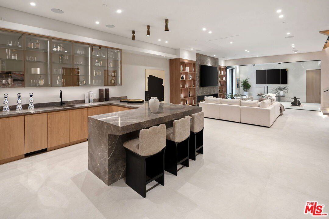 528 Marguerita Ave. Santa Monica, CA 90402