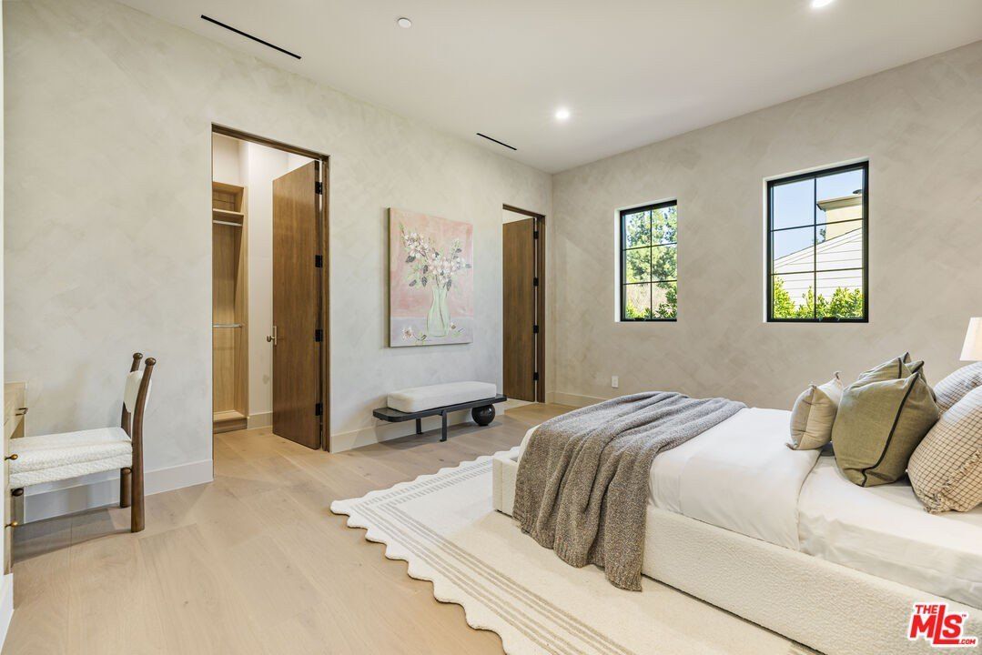 14273 Greenleaf St. Sherman Oaks, CA 91423