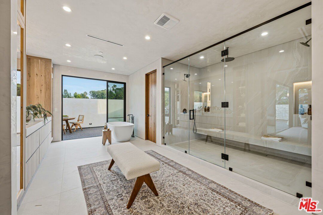 4816 Oak Park Ave. Encino, CA 91316