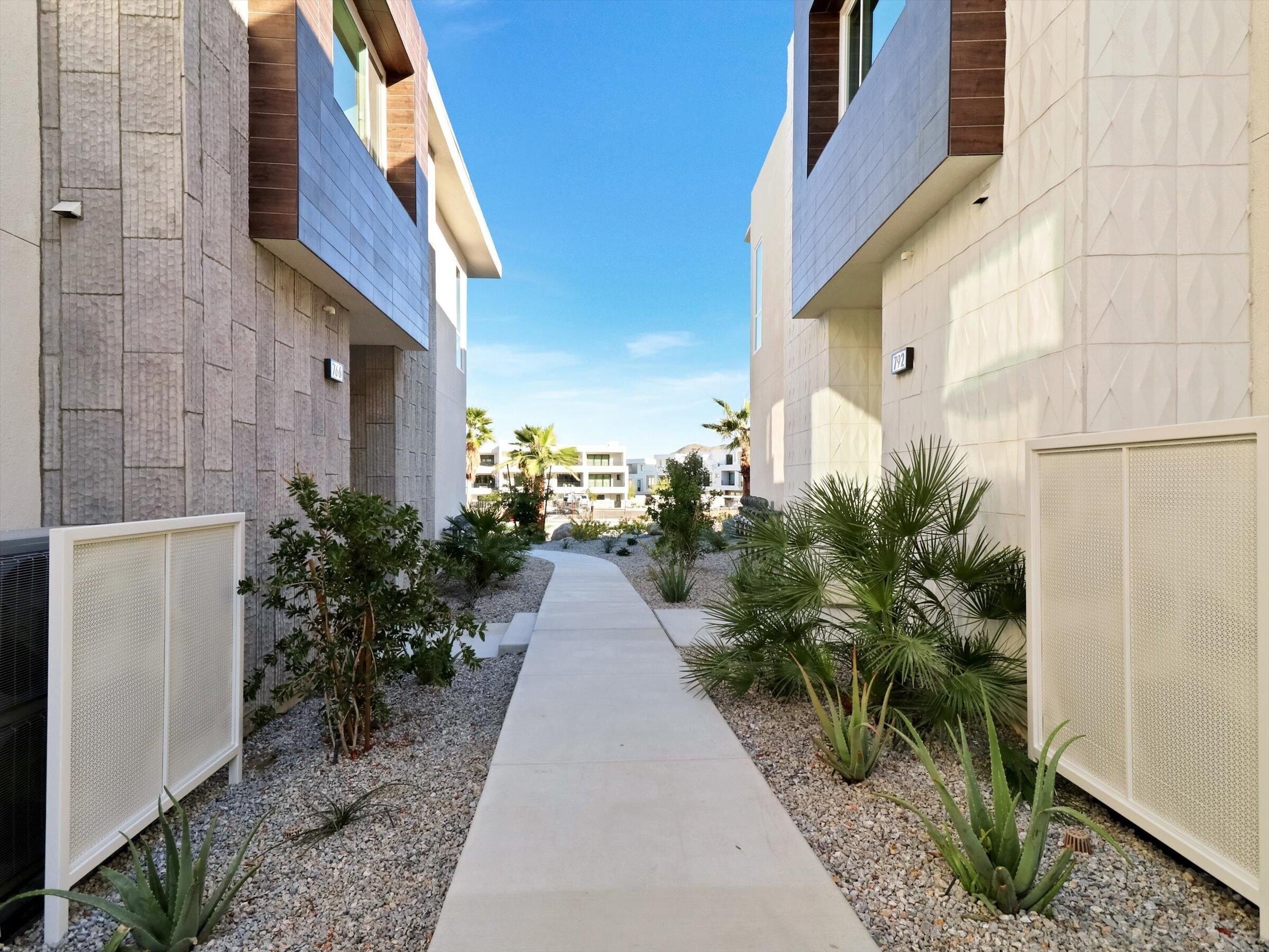 768 Obsidian Loop E Unit 63. Palm Springs, CA 92264