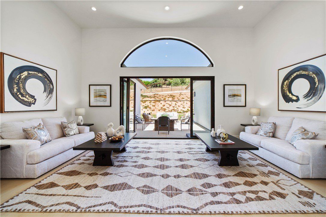 2027 Via Monserate. Fallbrook, CA 92028