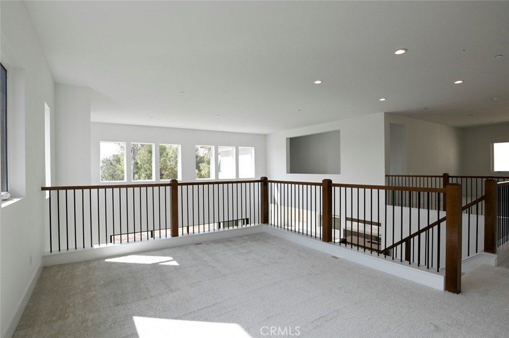 20552 Edgewood Court. Chatsworth, CA 91311