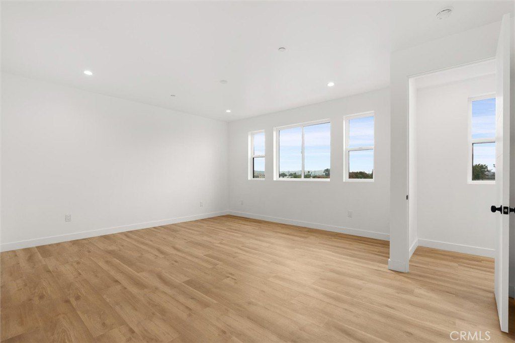 11410 W Calvert Street. North Hollywood, CA 91606