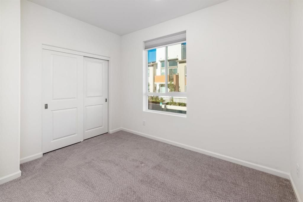 953 Radcliffe Trail. Vista, CA 92081