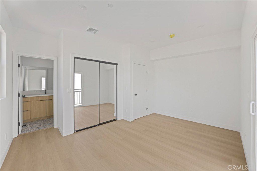 4513 Rosewood. Los Angeles, CA 90004