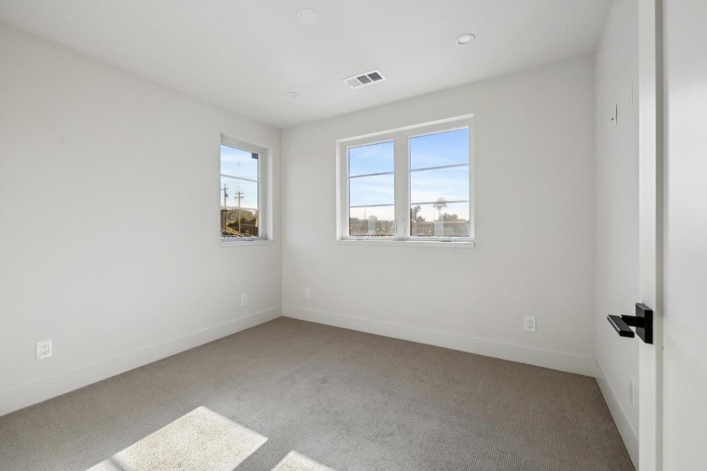 577 Creekside Ct. Half Moon Bay, CA 94019