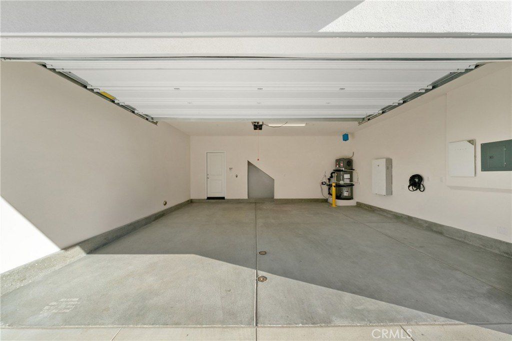 322 Proctor. Irvine, CA 92618