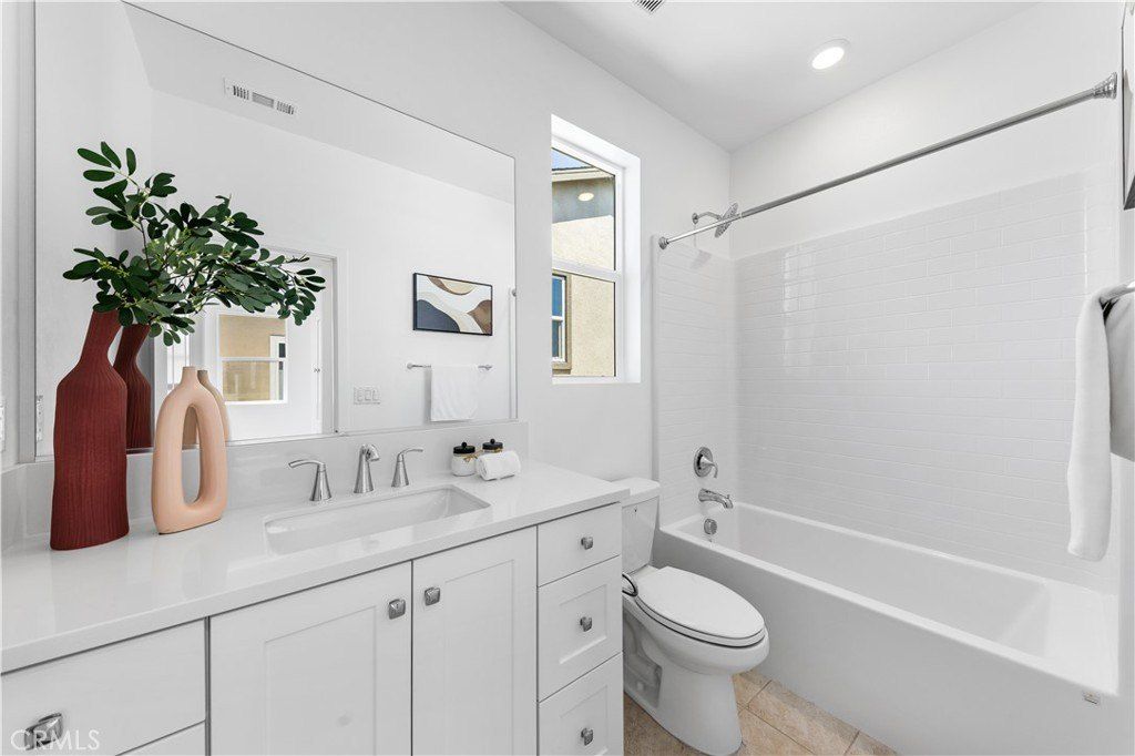 422 Lobata. Irvine, CA 92618